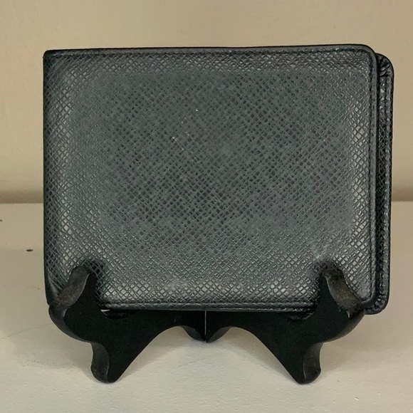 Louis Vuitton Taiga Bifold Wallet in Black Grained Leather (4.5" x 3.5") - Picture 1 of 11